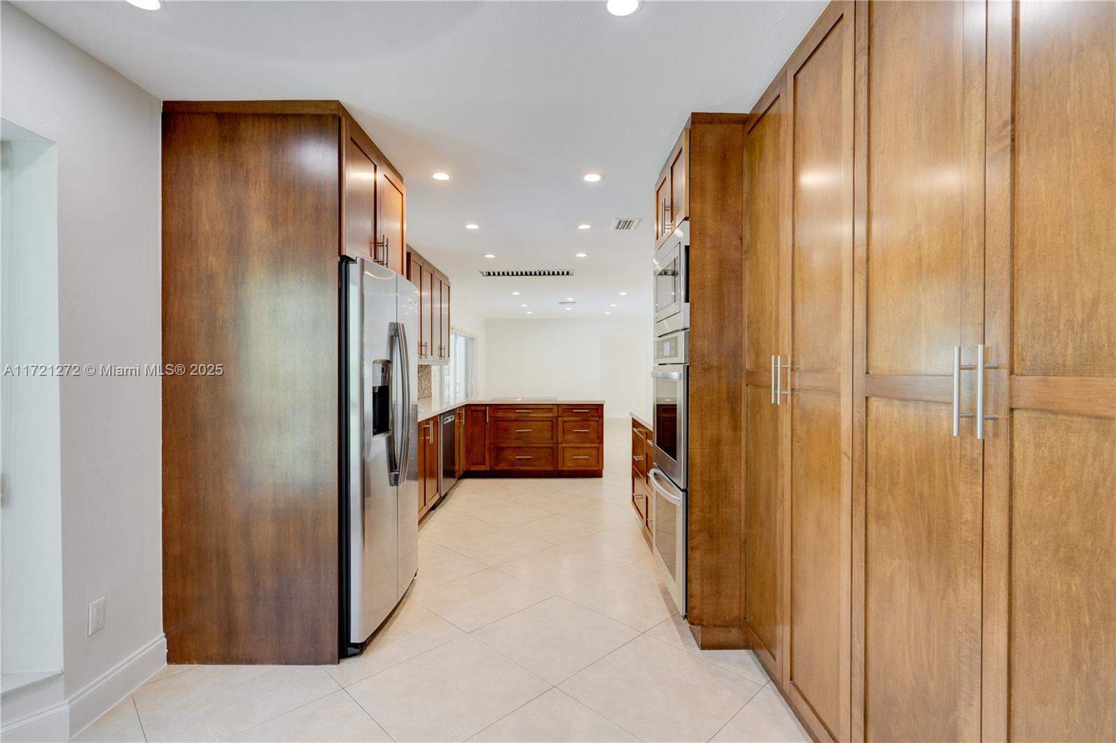 9641 Southwest 94th Street Miami, FL 33176 - Photo 19 of 60