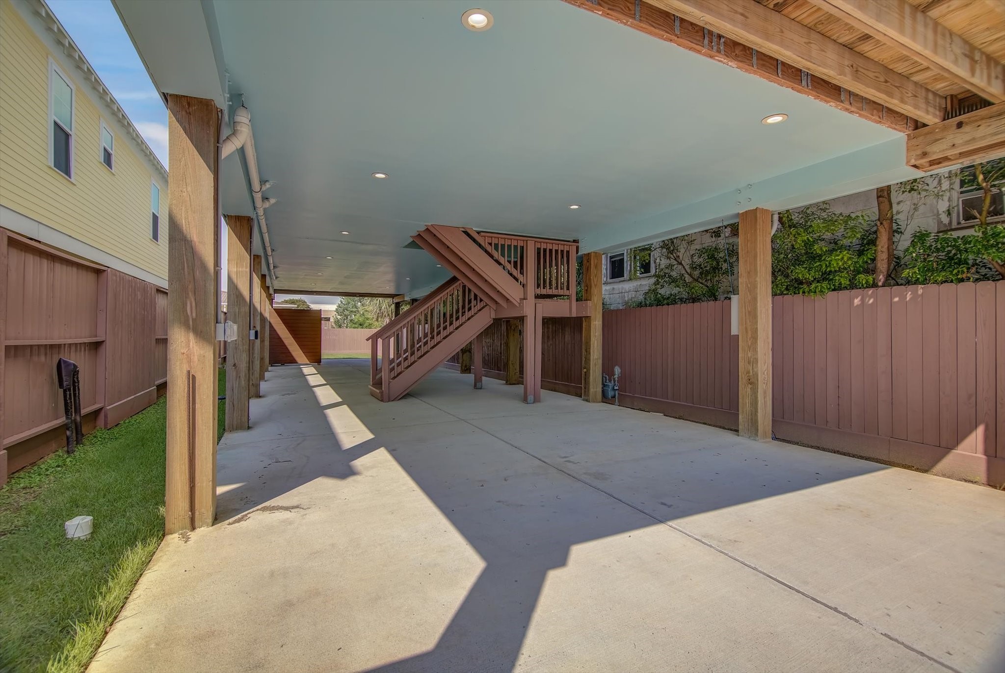 2301 67th Street Galveston, TX 77551 - Photo 34 of 46 a view of entryway