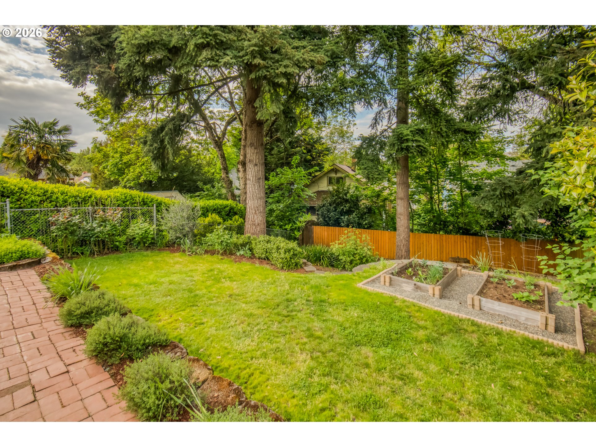 4315 Northeast Laurelhurst Place Portland, OR 97213 - Photo 30 of 36