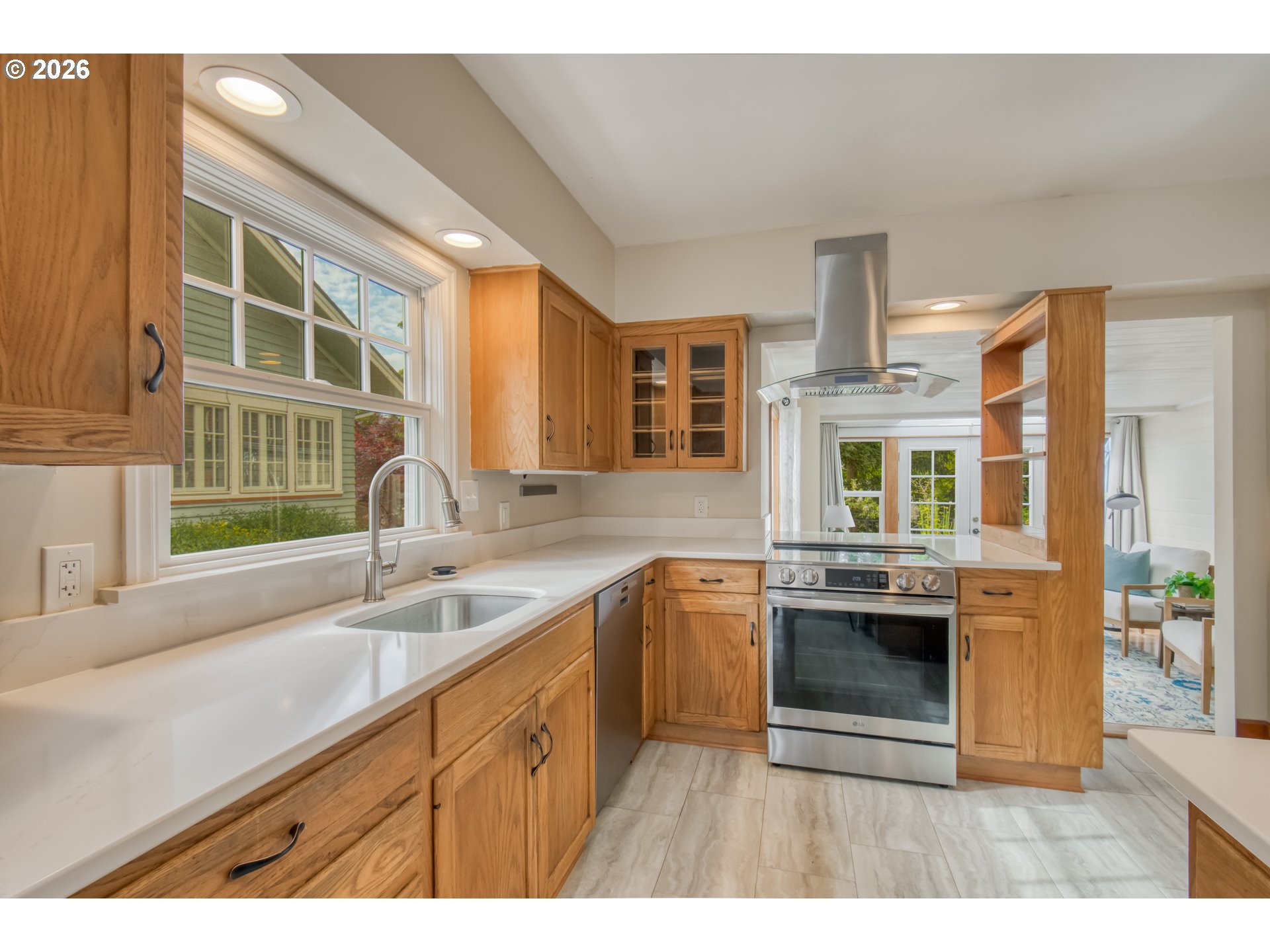 4315 Northeast Laurelhurst Place Portland, OR 97213 - Photo 9 of 36