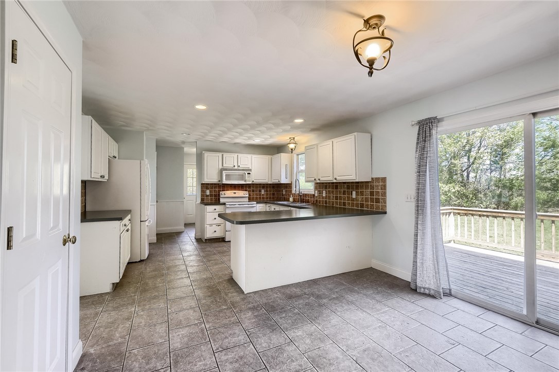 499 Indian Corner Road North Kingstown, RI 02874 - Photo 7 of 38 Gallery Image 7