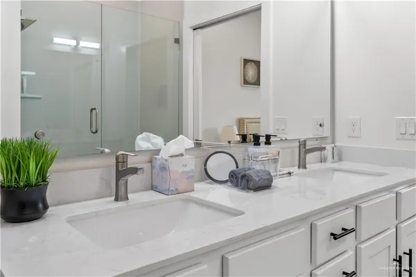 a close view of sink and tap