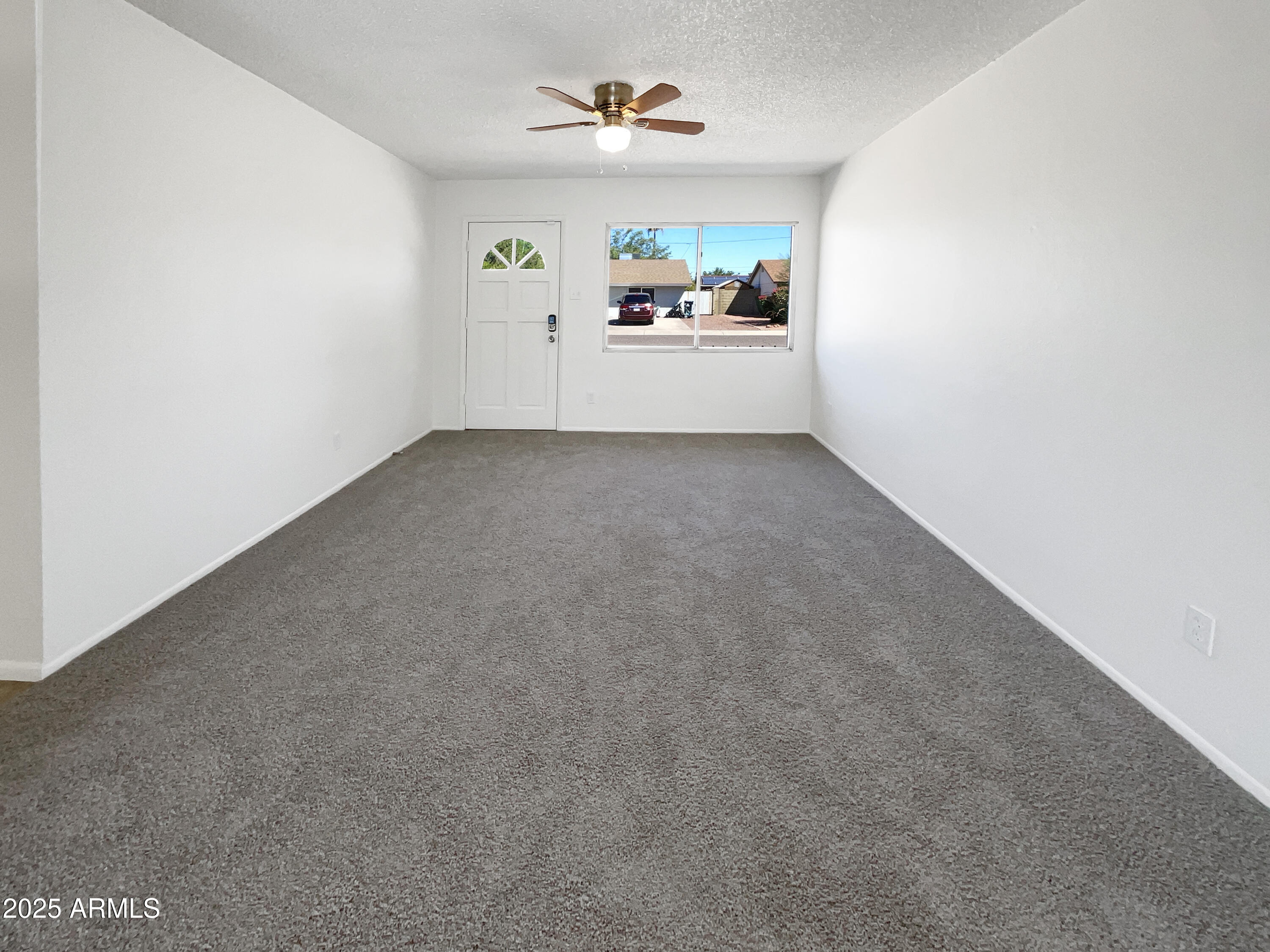 3479 East Presidio Road Phoenix, AZ 85032 - Photo 3 of 24 listing_2