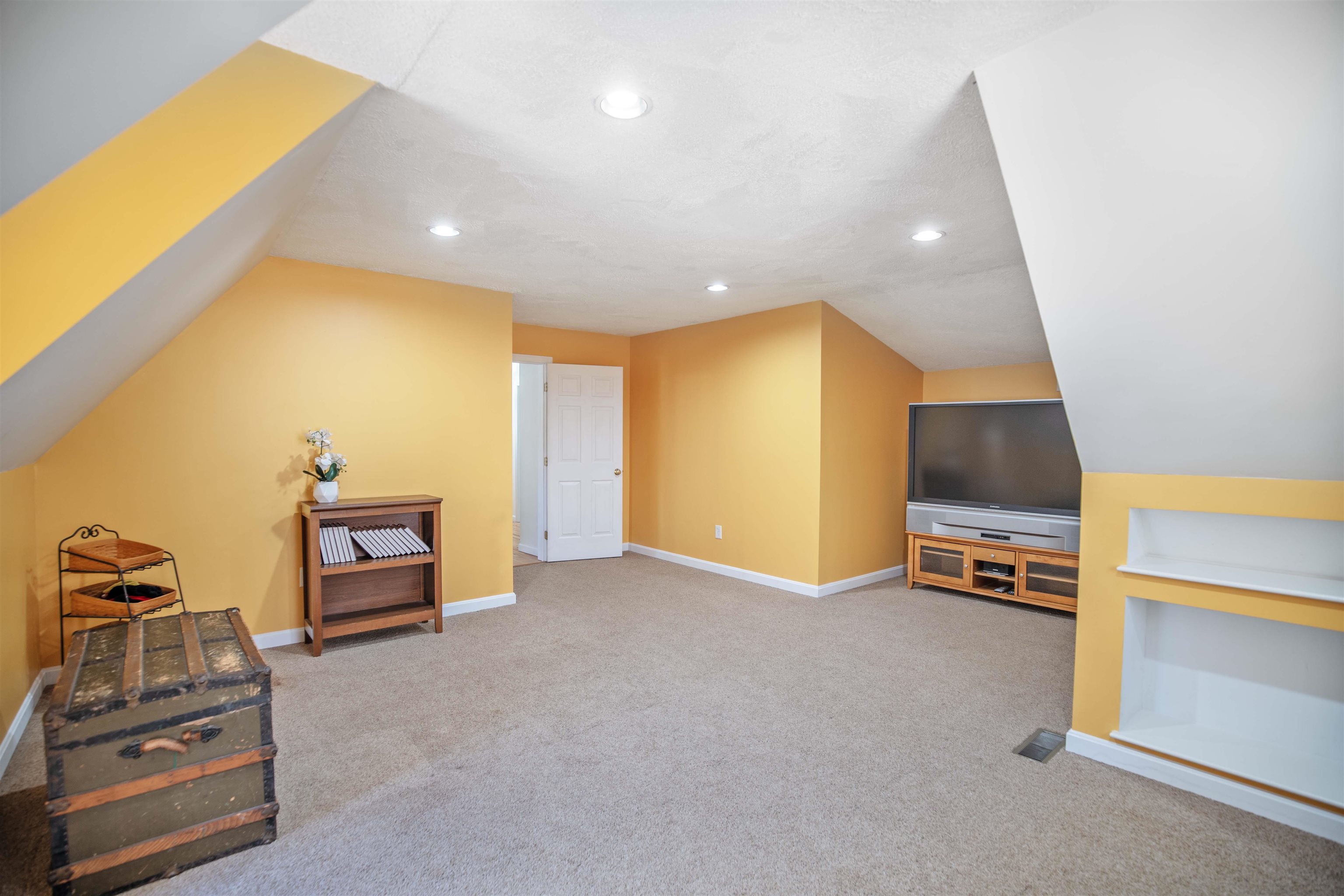 59 Juniper Drive Goffstown, NH 03045 - Photo 26 of 39