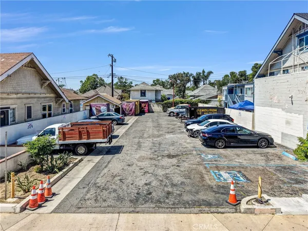 $439,900 | 606 South Main Street, Santa Ana, CA 92701