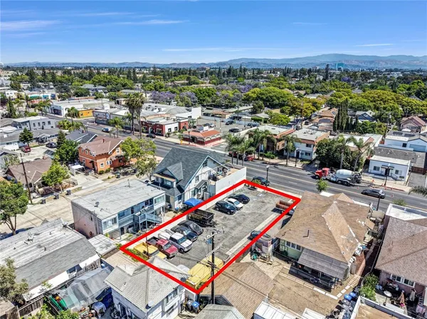 $439,900 | 606 South Main Street, Santa Ana, CA 92701