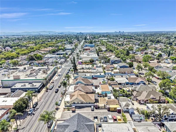 $439,900 | 606 South Main Street, Santa Ana, CA 92701