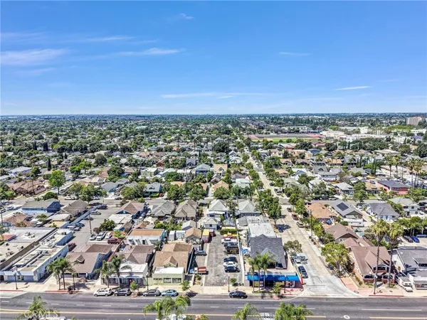 $439,900 | 606 South Main Street, Santa Ana, CA 92701