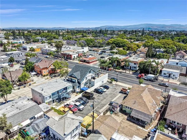 $439,900 | 606 South Main Street, Santa Ana, CA 92701