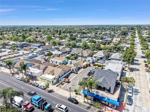 $439,900 | 606 South Main Street, Santa Ana, CA 92701