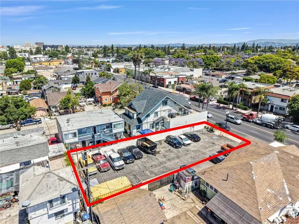 $439,900 | 606 South Main Street, Santa Ana, CA 92701