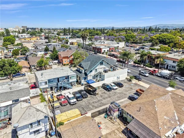 $439,900 | 606 South Main Street, Santa Ana, CA 92701