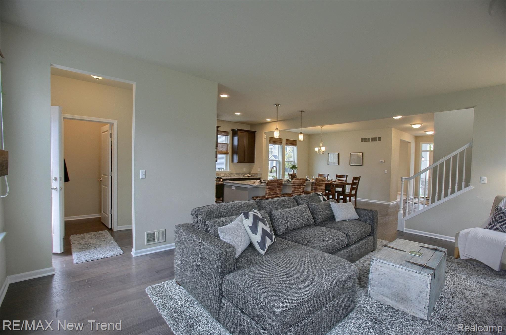 3207 Curtis Road Wixom, MI 48393 - Photo 14 of 33 14-Family Room 3rd View.jpg