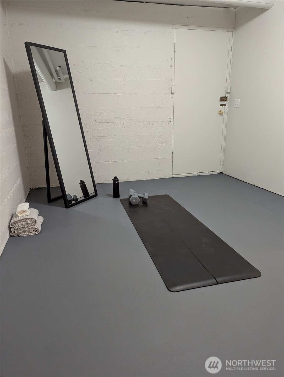 2650 West Newton Street Seattle, WA 98199 - Photo 20 of 25 a view of an empty room