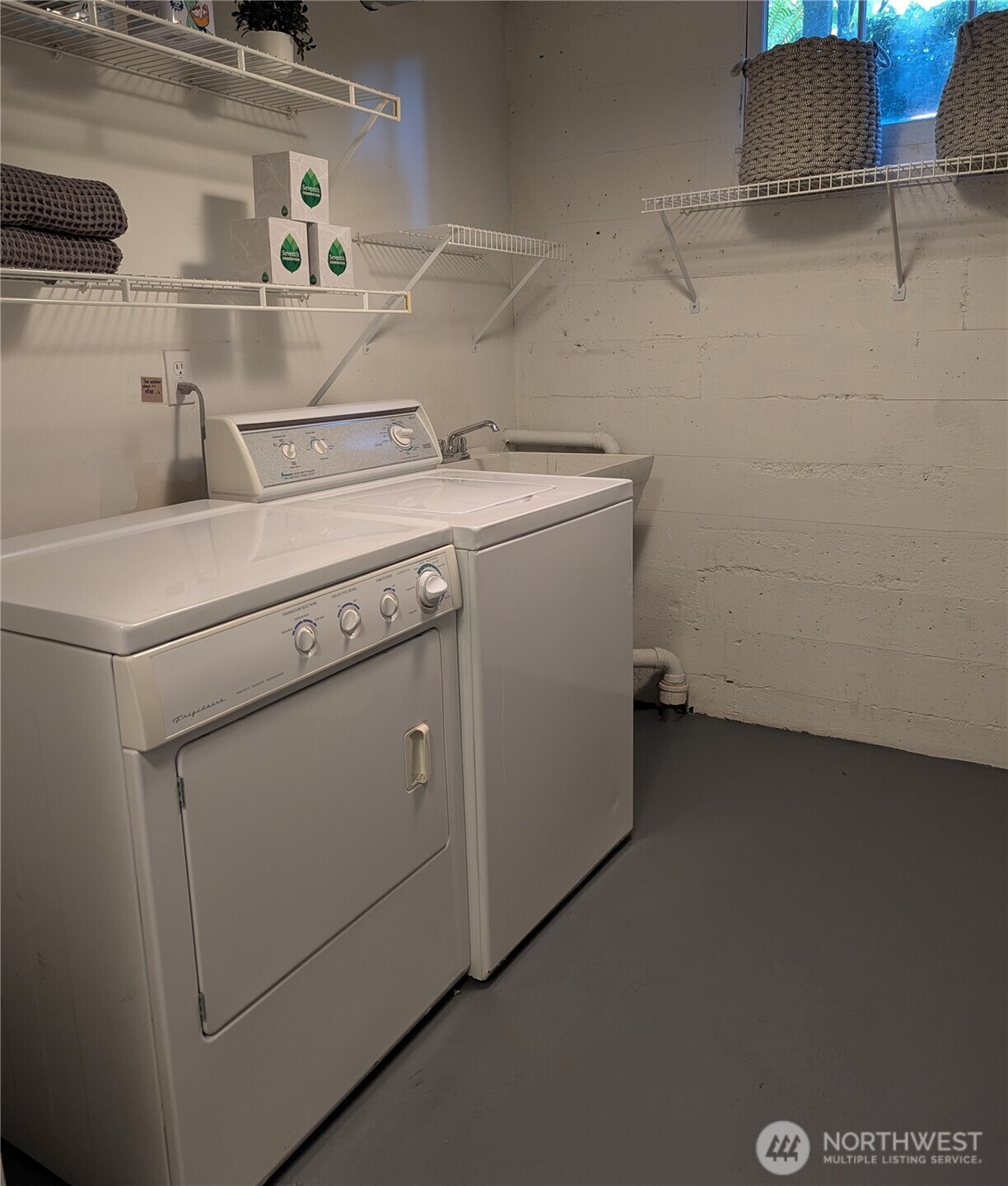 2650 West Newton Street Seattle, WA 98199 - Photo 21 of 25 a utility room with dryer and washer
