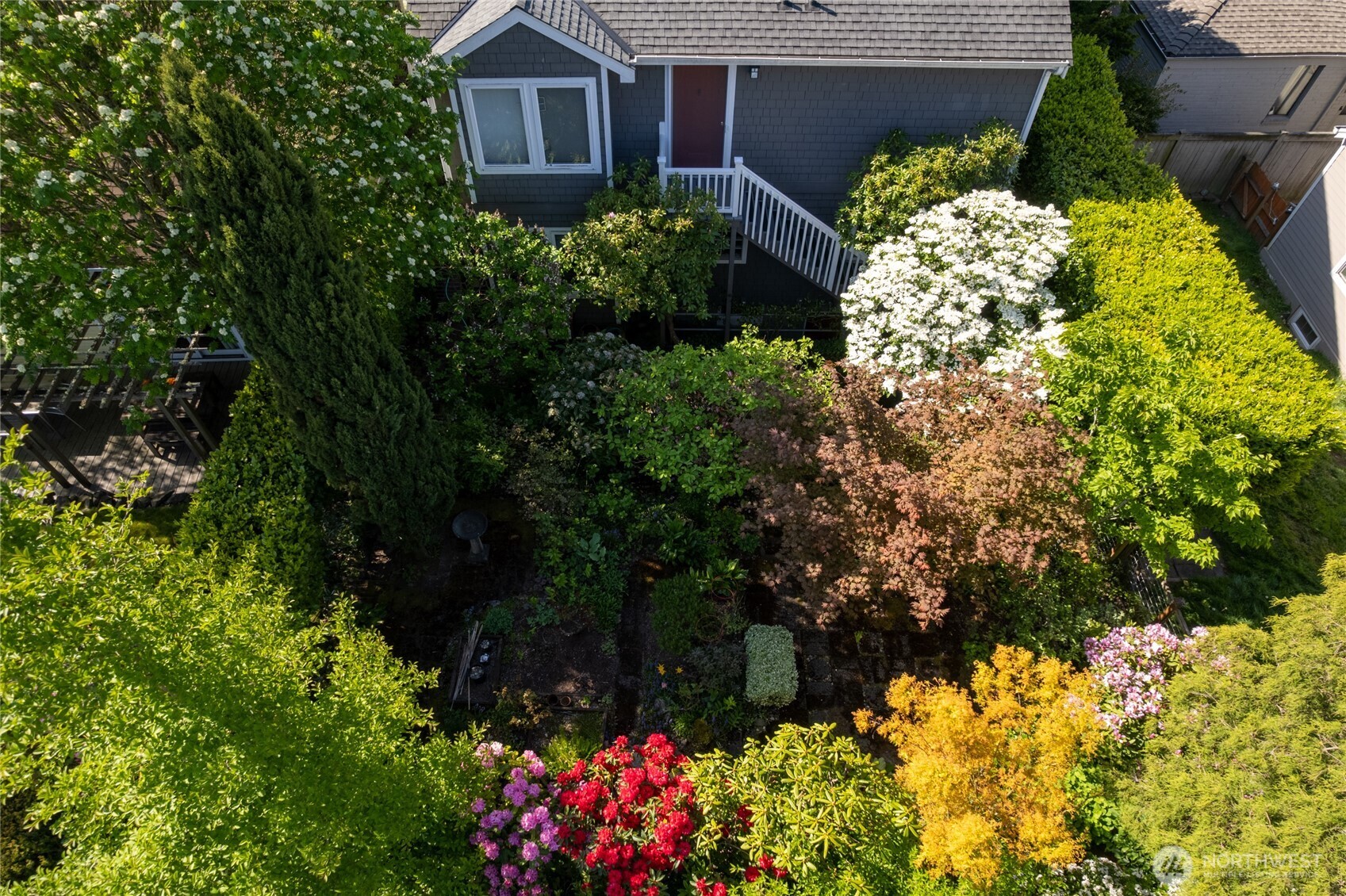 2650 West Newton Street Seattle, WA 98199 - Photo 24 of 25 a view of a garden with plants