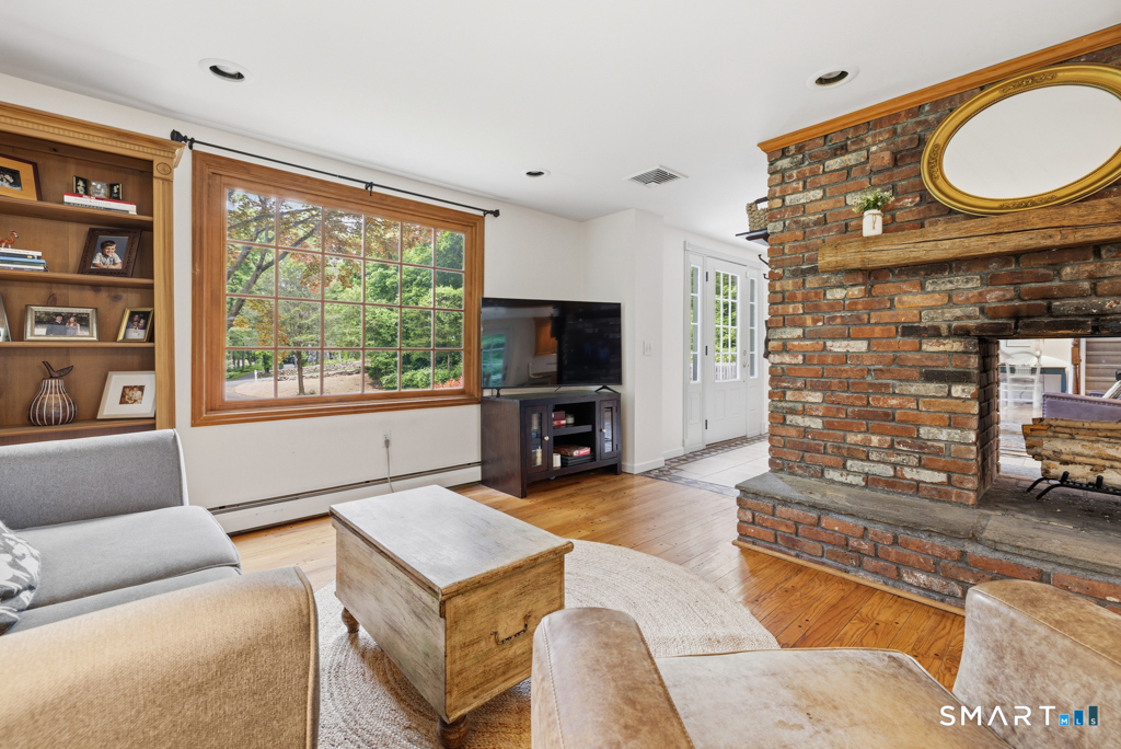 76 Pocahontas Road Redding, CT 06896 - Photo 11 of 32