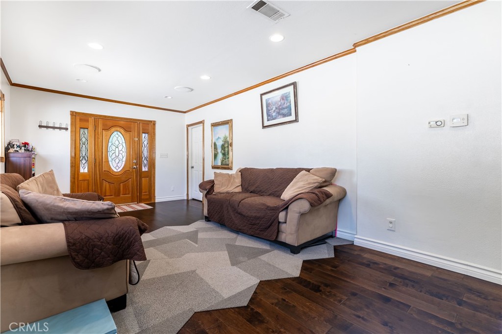 11203 Sheldon Street Sun Valley, CA 91352 - Photo 10 of 57 Living Room