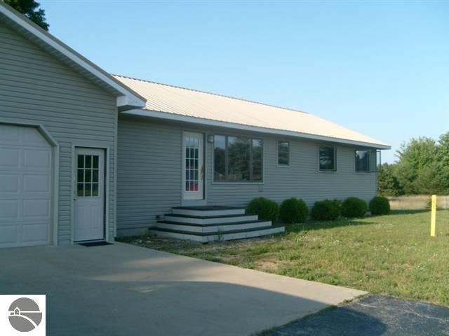 10446 Thiel Road Traverse City, MI 49685 - Photo 3 of 15 1698801-2.JPG