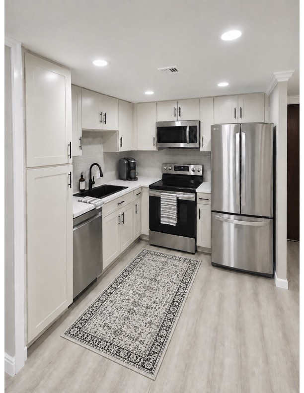 2016 Main Street, Unit 903 Houston, TX 77002 - Photo 5 of 25 Virtual Staging