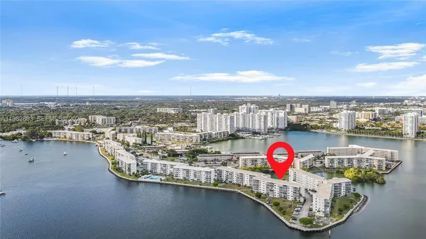 $2,200 | 3020 Marcos Drive, Unit S108, Aventura, FL 33160