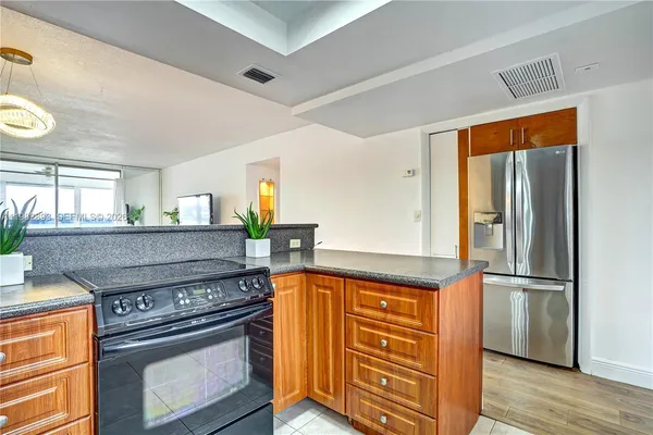 $2,200 | 3020 Marcos Drive, Unit S108, Aventura, FL 33160