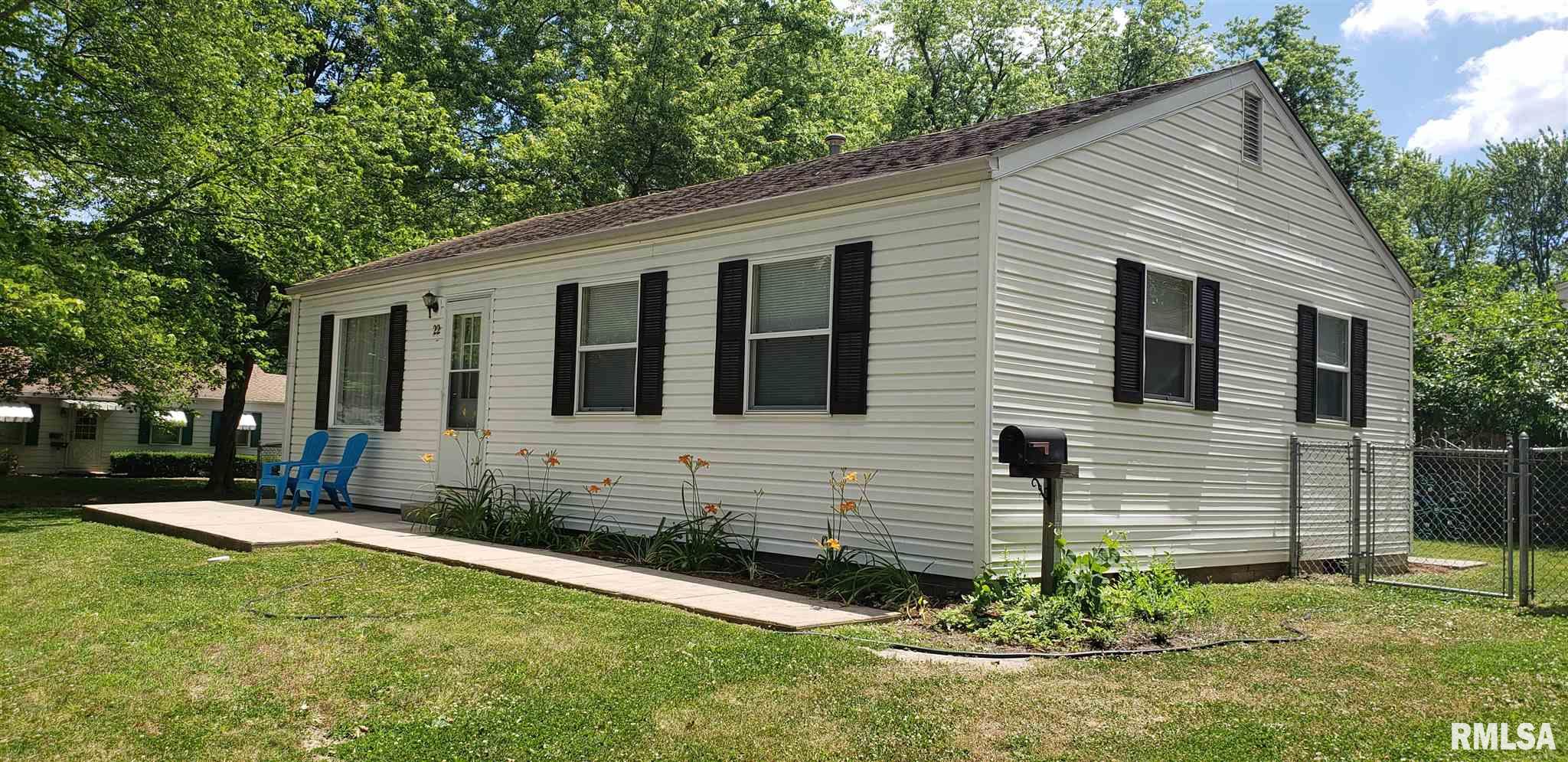 22 Windsor Road Springfield, IL 62702 - Photo 3 of 10