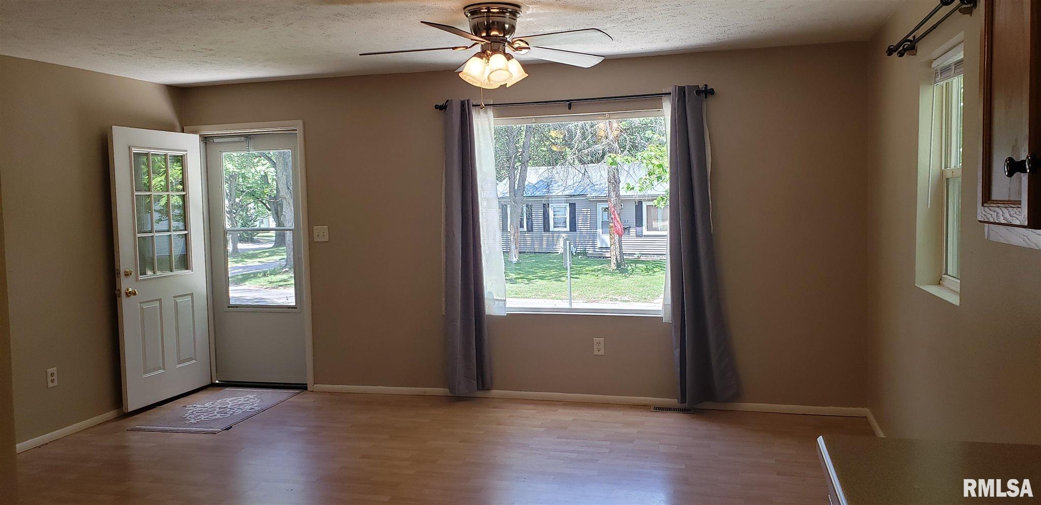 22 Windsor Road Springfield, IL 62702 - Photo 5 of 10
