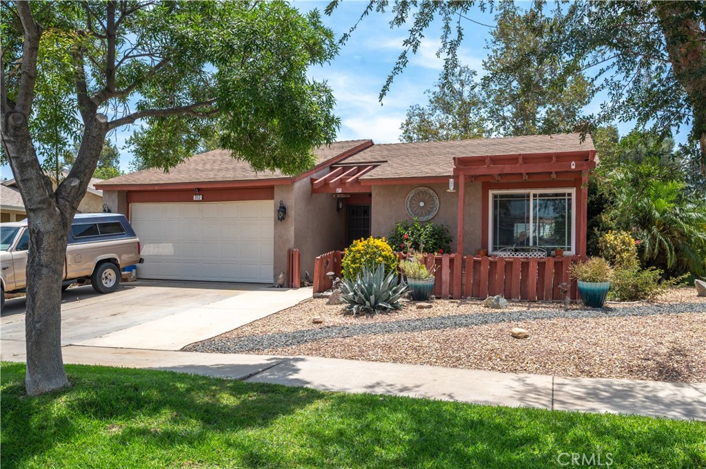 7112 Idyllwild Lane Riverside, CA 92503 - Photo 3 of 44