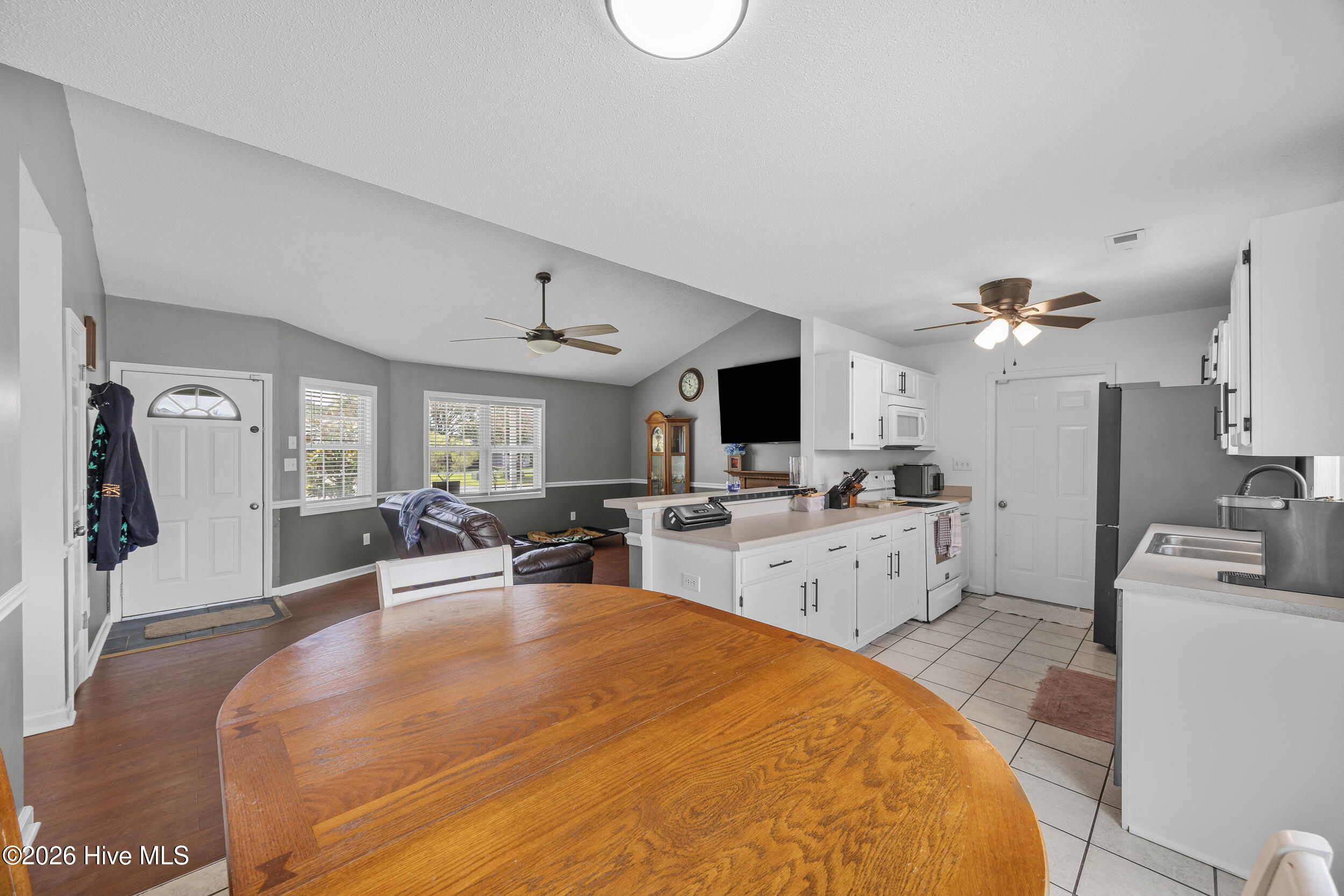 262 Parnell Road Hubert, NC 28539 - Photo 10 of 37 Gallery Image 10