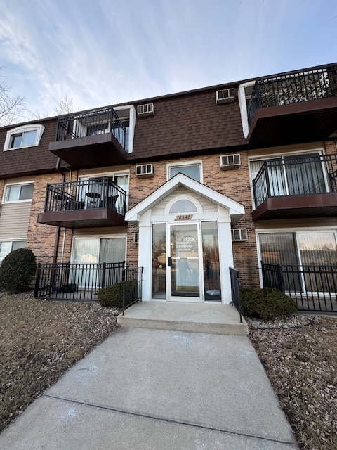 10540 Ridgeland Avenue, Unit 2 Chicago Ridge, IL 60415 - Photo 1 of 5