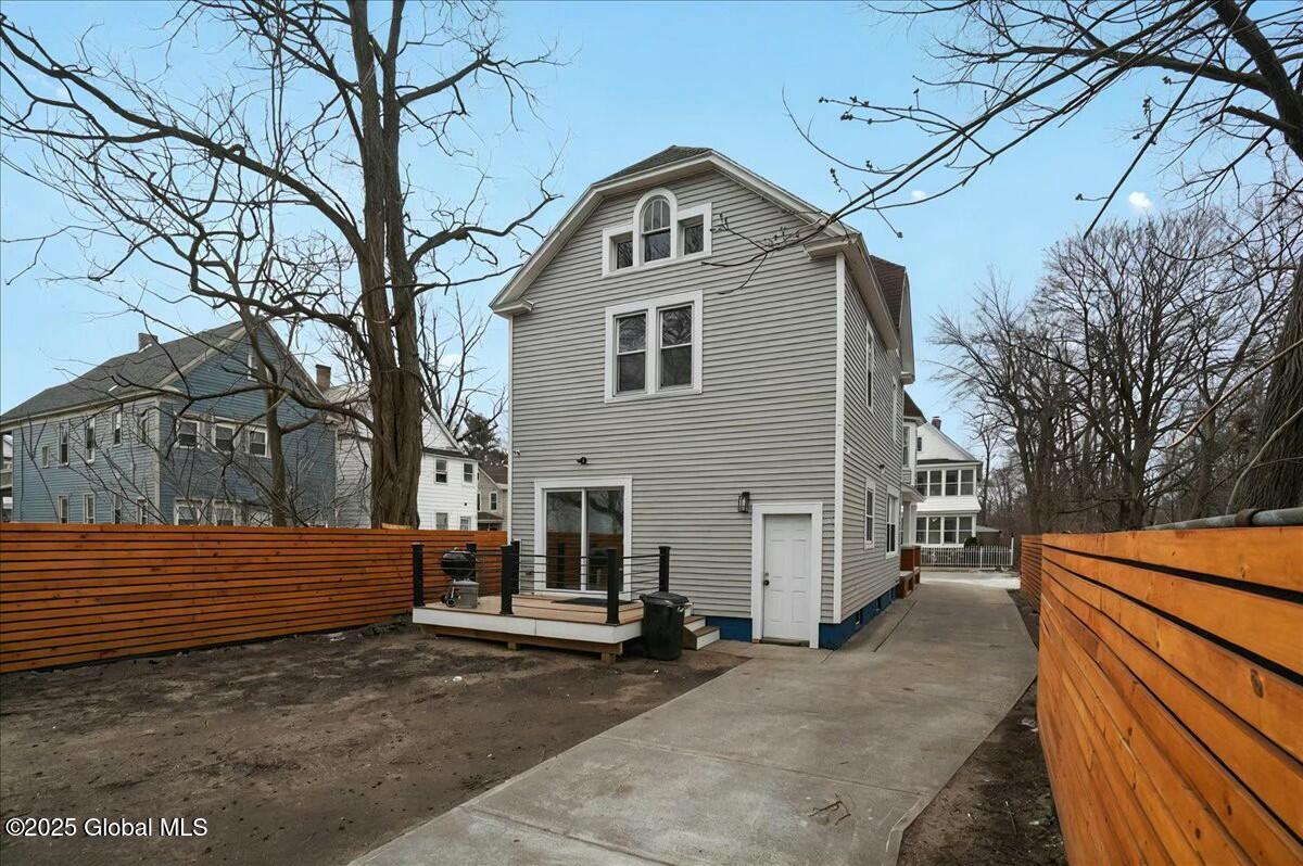 701 Vale Place Schenectady, NY 12308 - Photo 11 of 43 tempImagehZdNE2