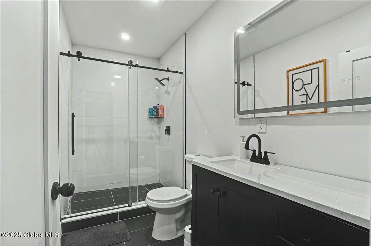 701 Vale Place Schenectady, NY 12308 - Photo 32 of 43 tempImageQutzxb