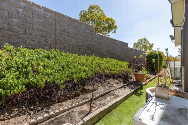 $290,000 | 3535 Linda Vista Drive, Unit 59, San Marcos, CA 92078
