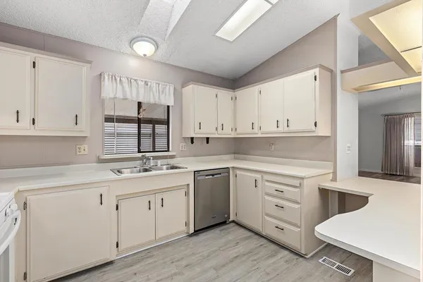 $290,000 | 3535 Linda Vista Drive, Unit 59, San Marcos, CA 92078