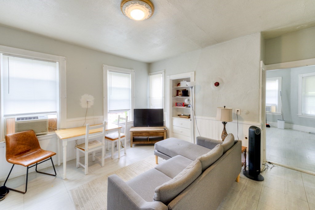 27 Rodney Street Worcester, MA 01605 - Photo 8 of 40 Gallery Image 8