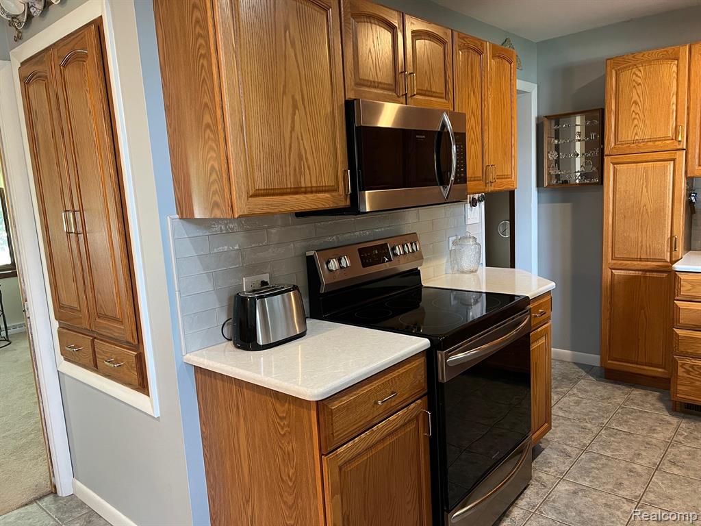 7369 Sheridan Road Flushing, MI 48433 - Photo 3 of 37