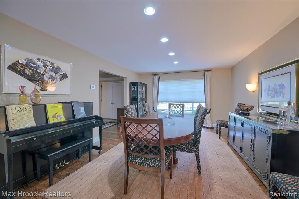 35181 Spring Hill Road Farmington Hills, MI 48331 - Photo 7 of 36