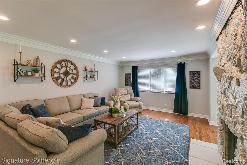 4840 Stoneleigh Road Bloomfield Hills, MI 48302 - Photo 16 of 41
