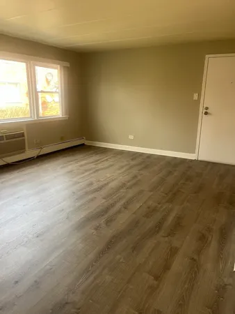 $1,600 | 10917 South Lloyd Drive, Unit 7, Worth, IL 60482