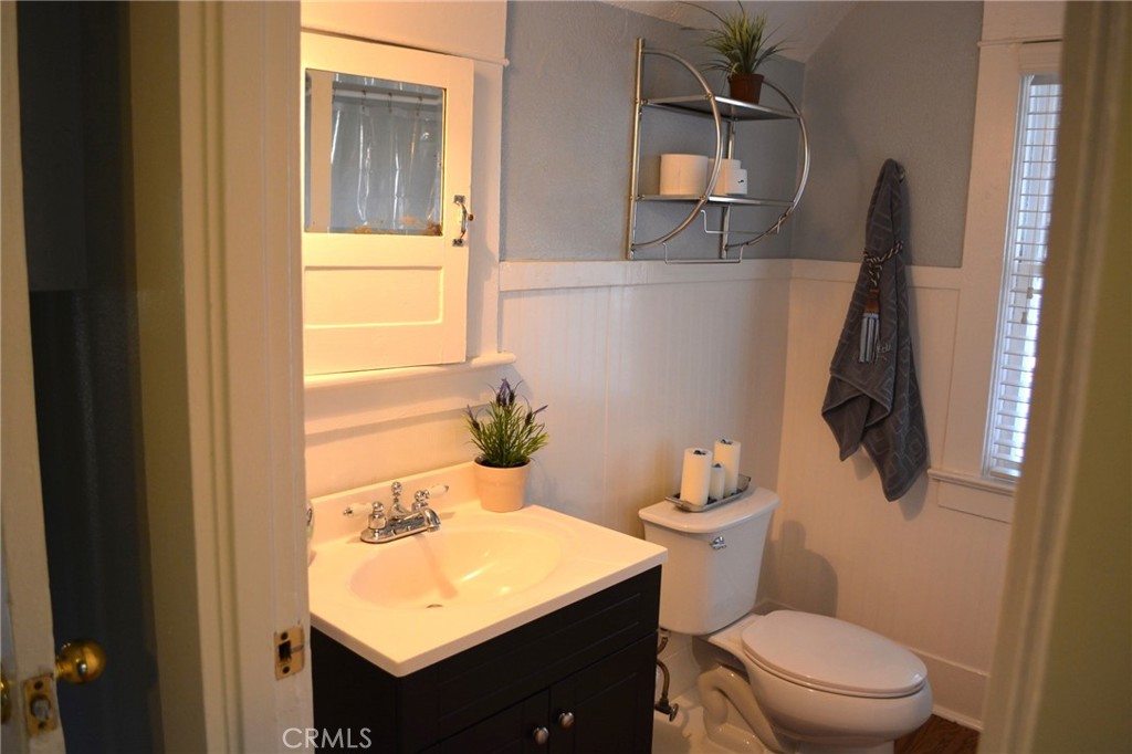 3452 Mulberry Street Riverside, CA 92501 - Photo 33 of 45 Unit 3 - Bathroom