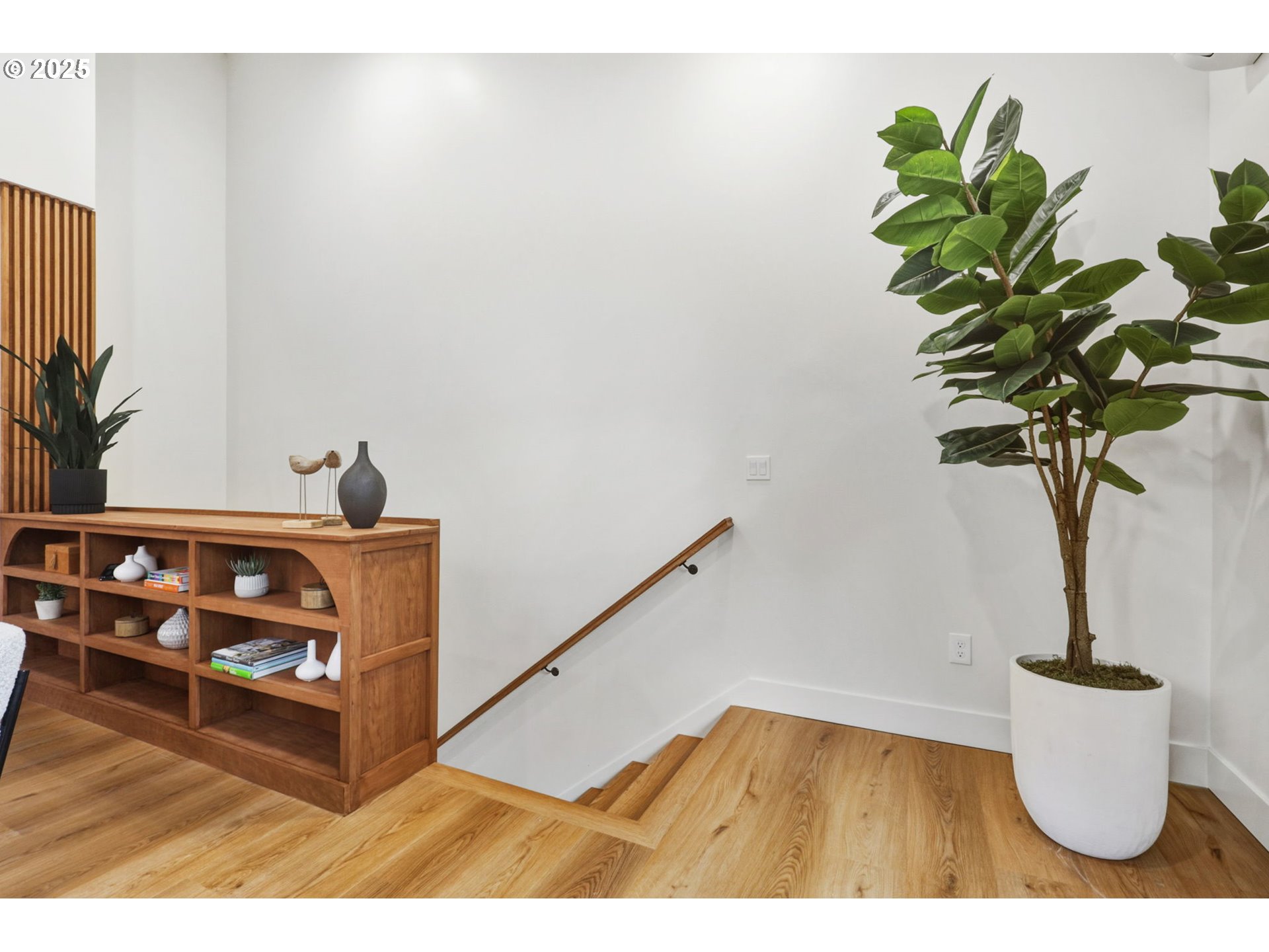 8014 Southwest 54th Avenue Portland, OR 97219 - Photo 30 of 44