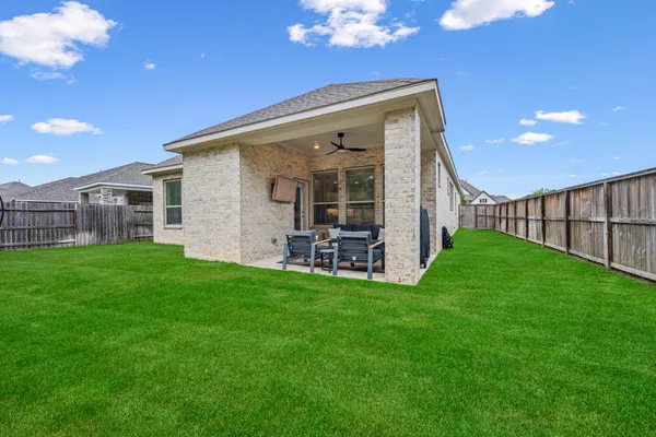 $3,000 | 9403 Windward Bluff Way, Tomball, TX 77375