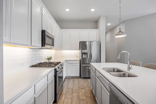 $3,000 | 9403 Windward Bluff Way, Tomball, TX 77375