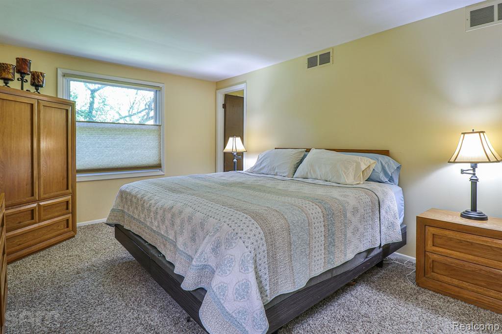 1243 Shenandoah Drive Rochester Hills, MI 48306 - Photo 22 of 40