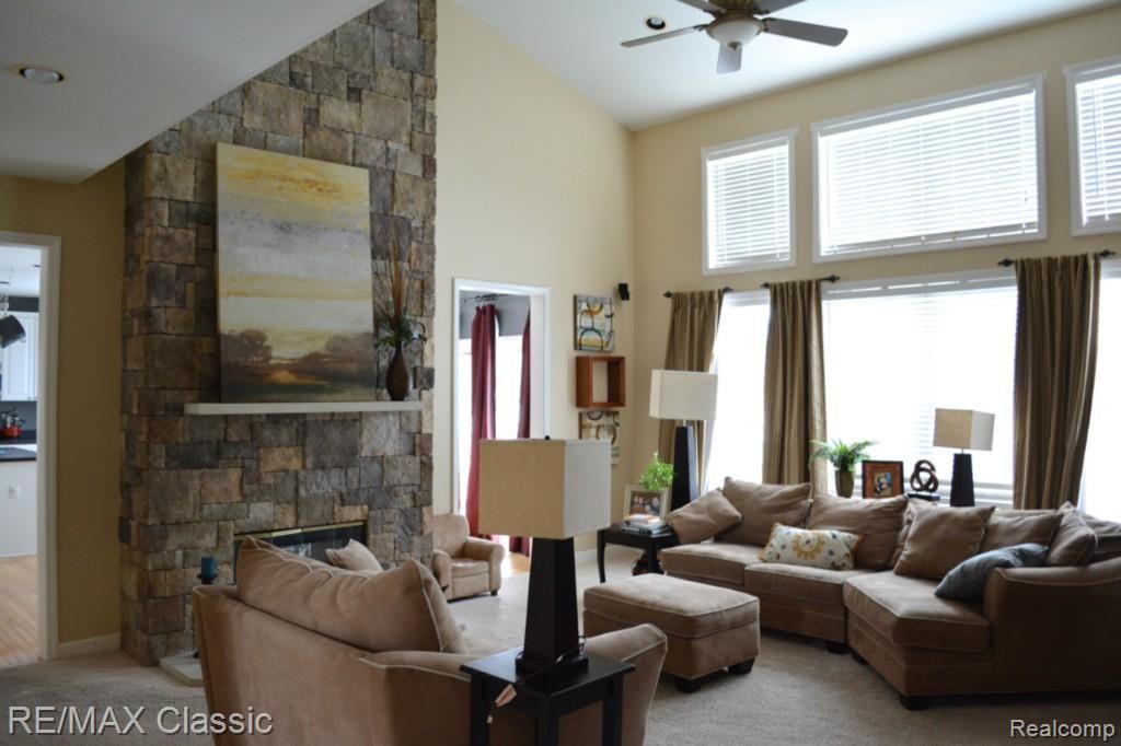 44548 Spring Hill Road Northville, MI 48168 - Photo 20 of 52 Great Room 2.jpg