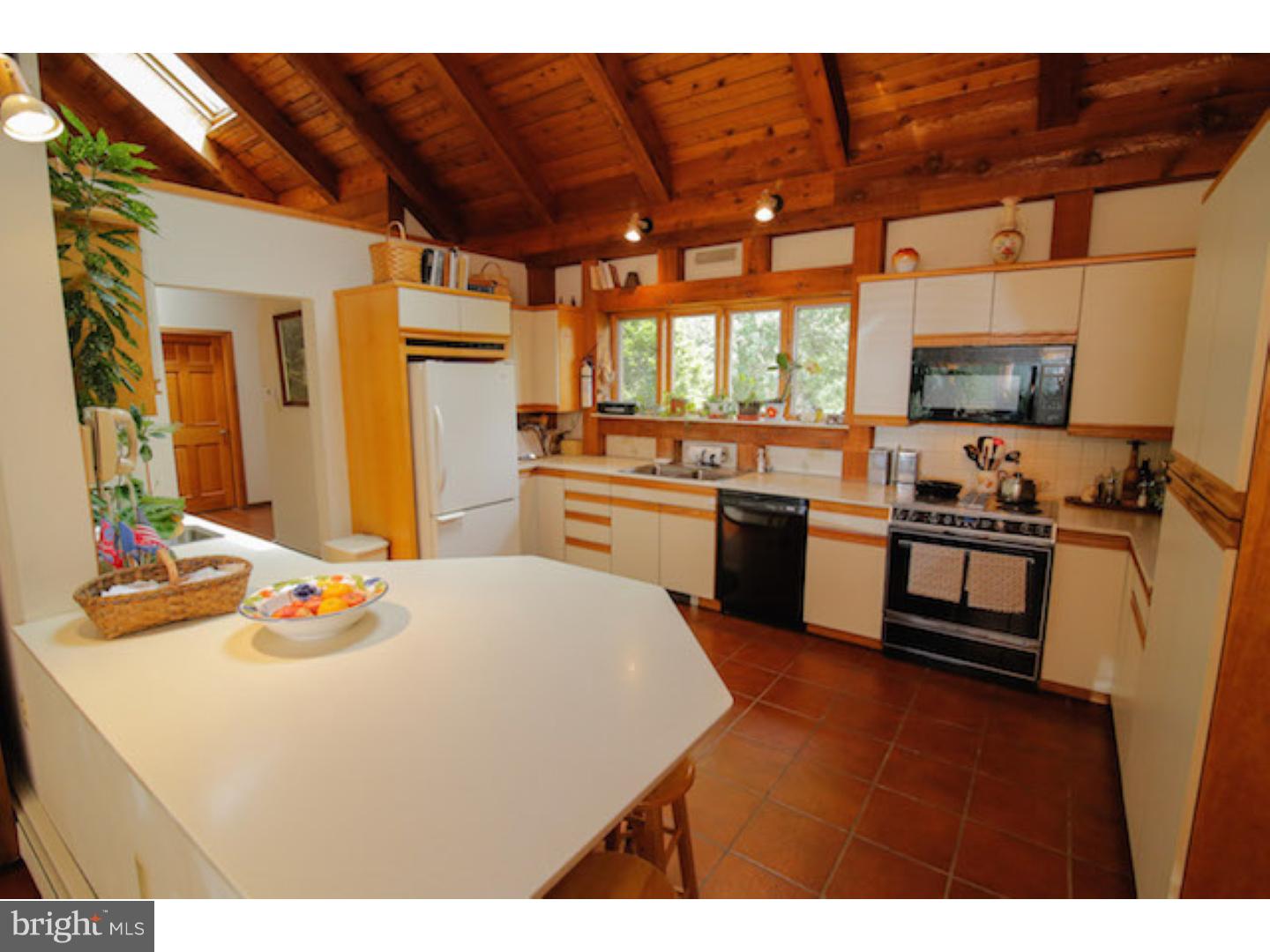 3063 Distillery Road Fogelsville, PA 18051 - Photo 7 of 25 Gallery Image 7