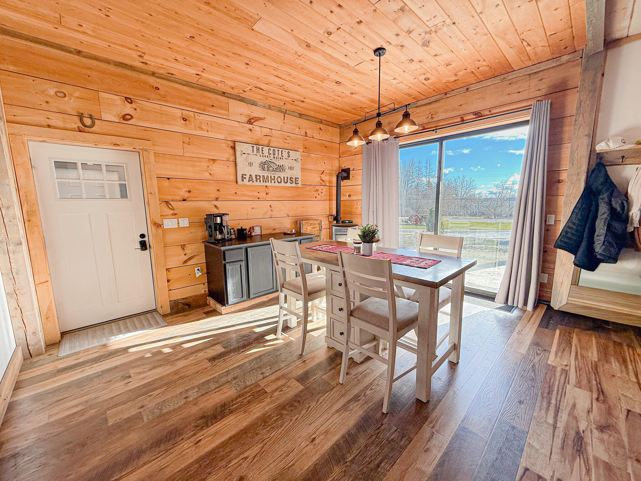 961-967 Newbury Neck Road Surry, ME 04684 - Photo 15 of 56 Dining area