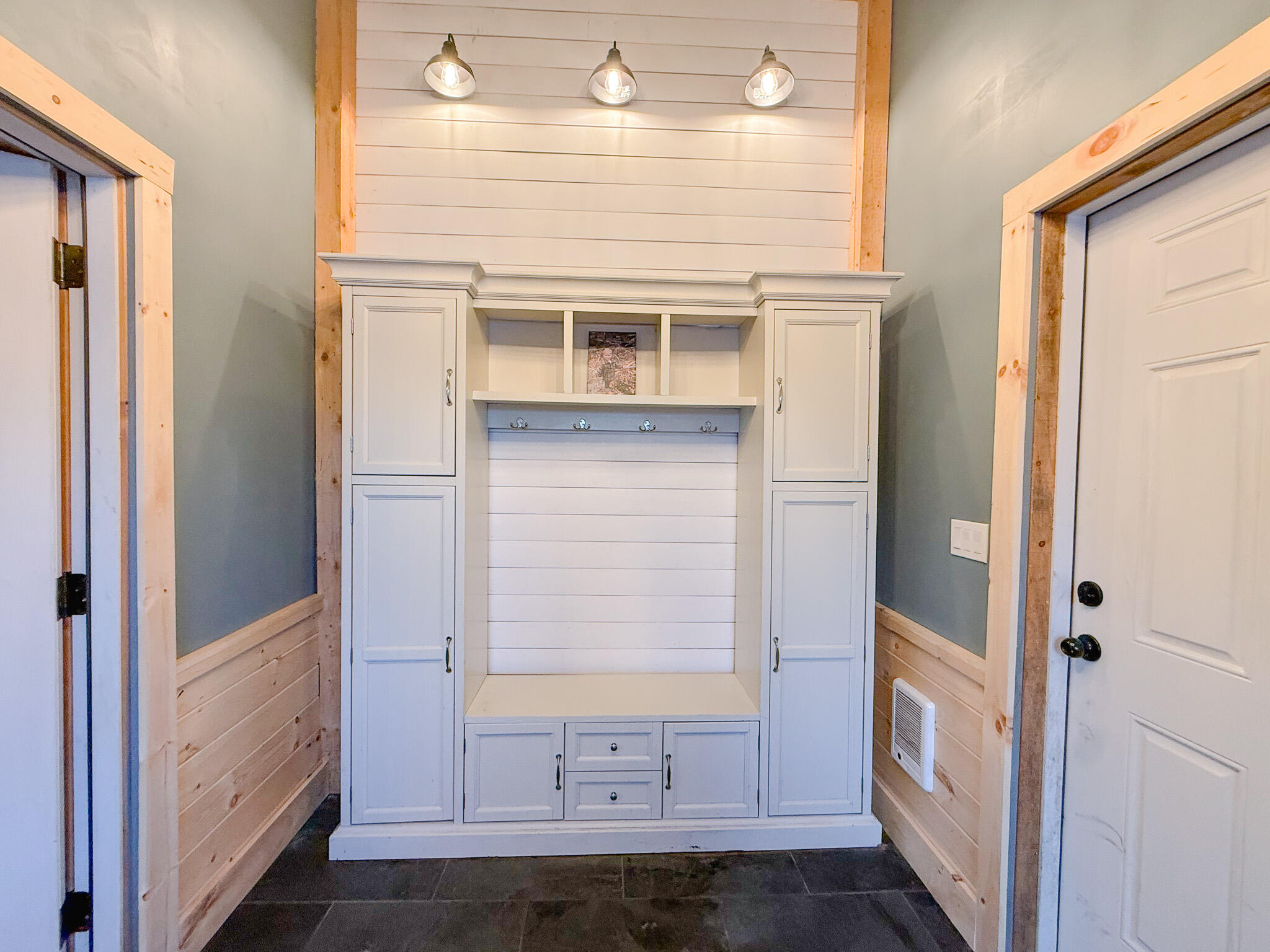 961-967 Newbury Neck Road Surry, ME 04684 - Photo 18 of 59 Entry way