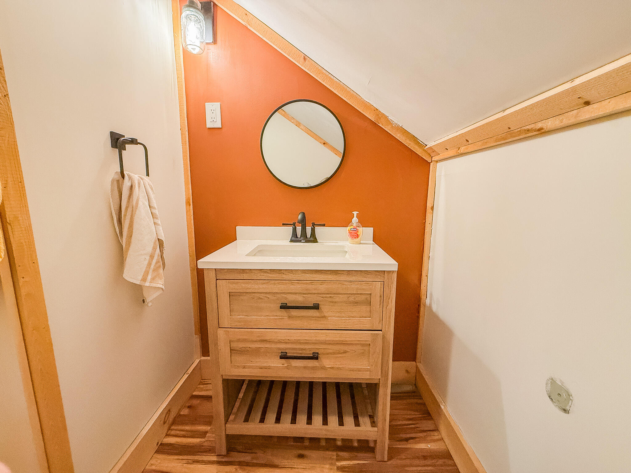 961-967 Newbury Neck Road Surry, ME 04684 - Photo 33 of 56 Apartment bathroom